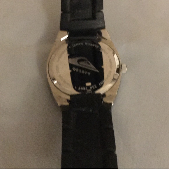 Women’s Sports Watch by QUICKSILVER NWT - Picture 2 of 4